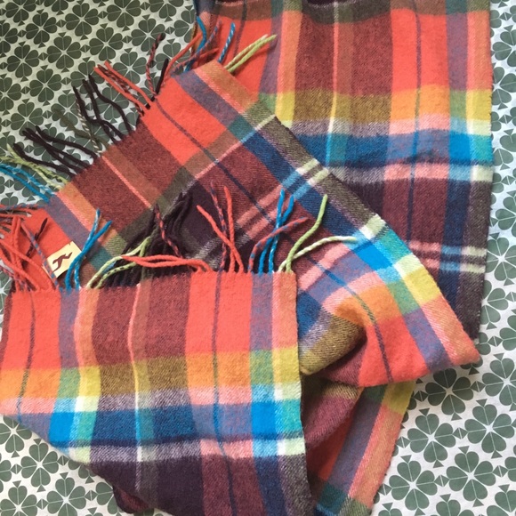 Hollister Scarf 🧣 - Picture 2 of 2